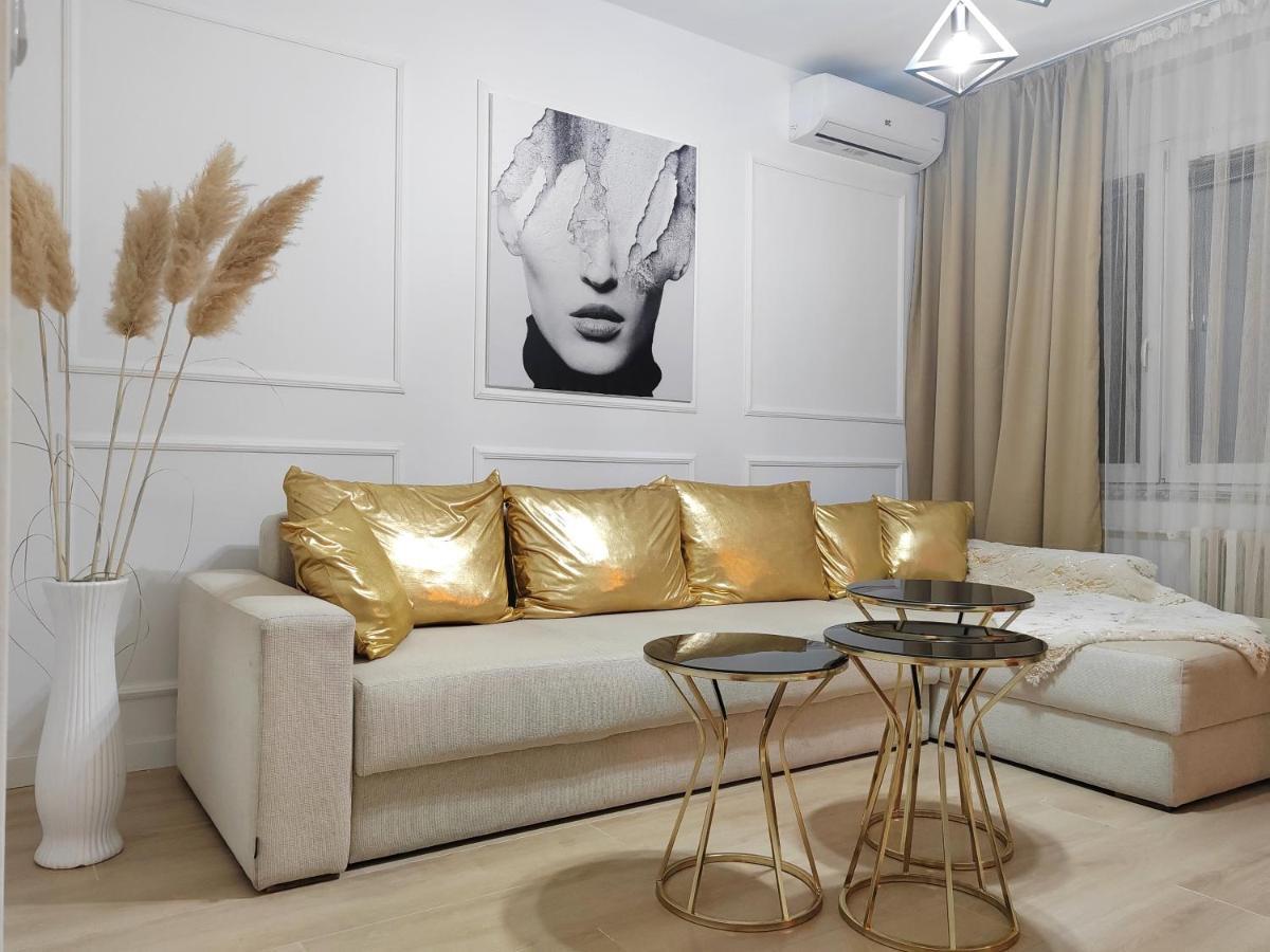 City Sqare Apartment Verde Скоп'є Екстер'єр фото