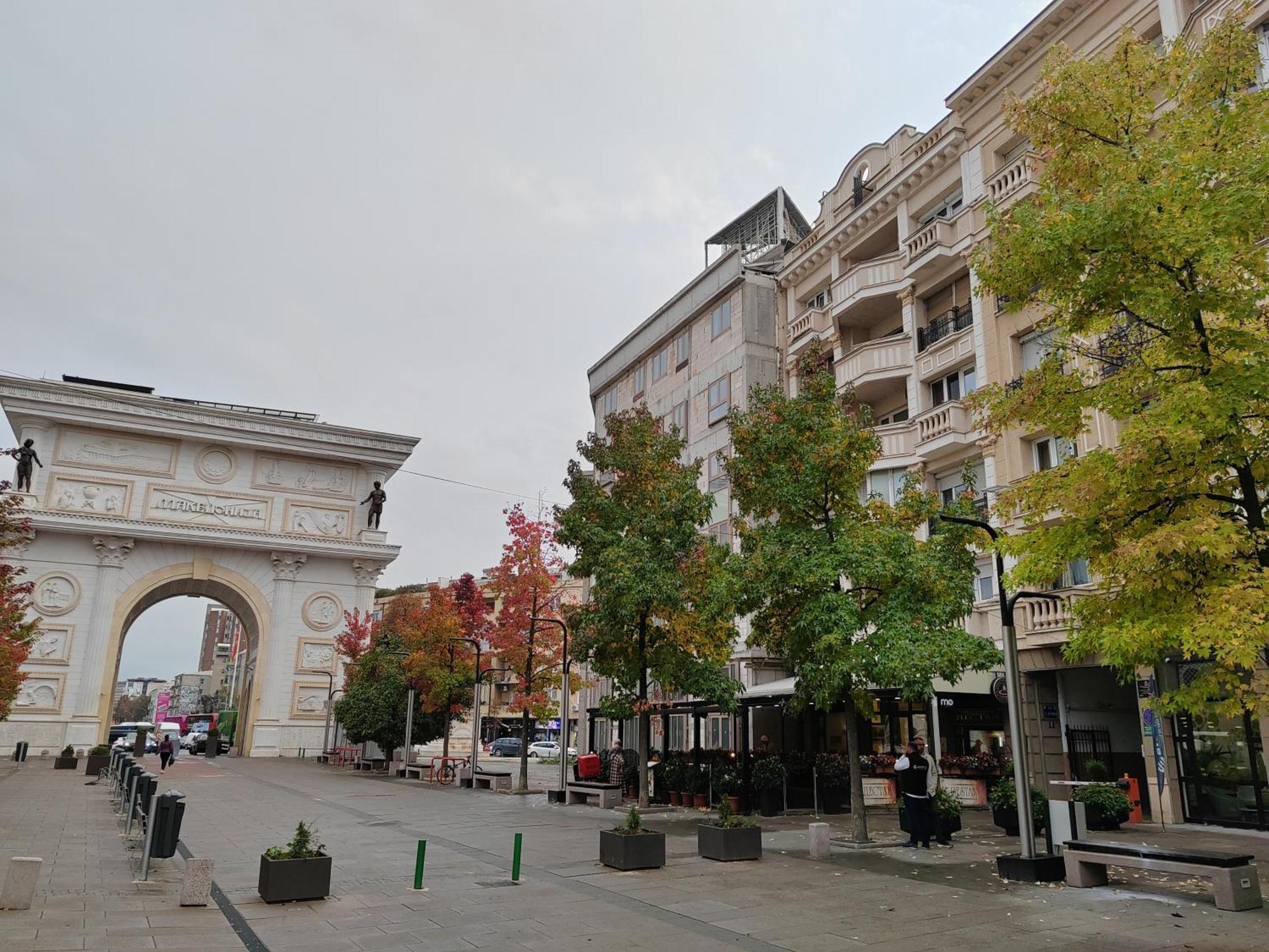 City Sqare Apartment Verde Скоп'є Екстер'єр фото